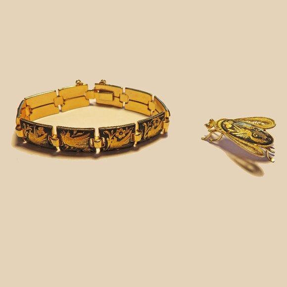 American Vintage Jewelry - Vintage Bracelet + Brooch Bee Damascene Gold Black Tone 1960’s
